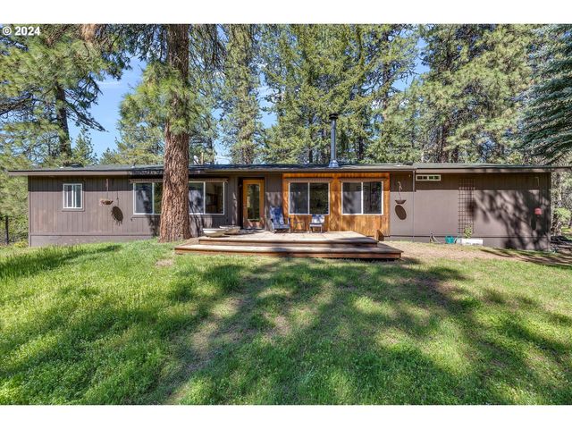 2040 State Rd, Mosier, OR 97040