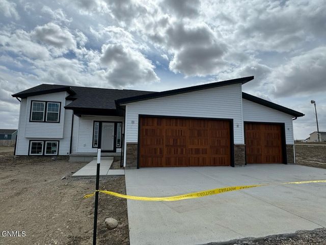 13680 Mulberry Loop NW, Williston, ND 58801