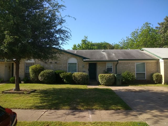 1026 Pleasant Valley Ln, Arlington, TX 76015