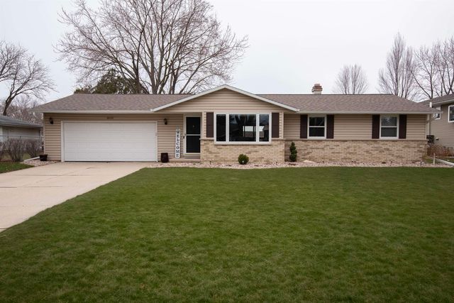 1600 Orchid Ln, Green Bay, WI 54313