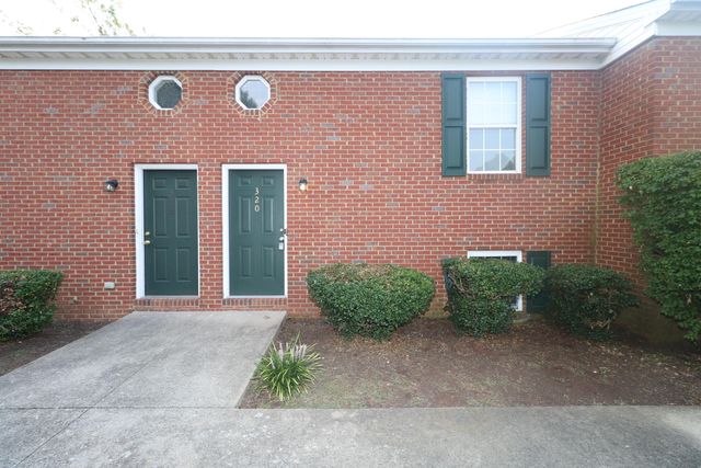 320 Lakeview Dr, Nicholasville, KY 40356