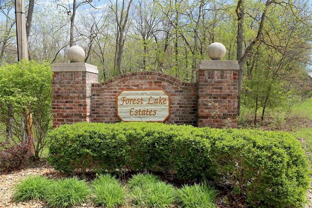 3600 Forest Edge Dr, Defiance, MO 63341