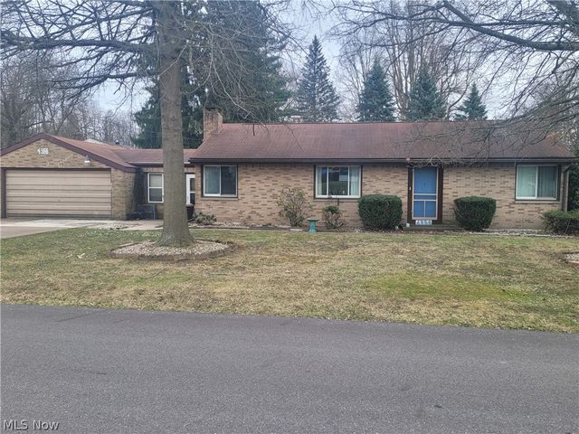 4956 3rd St NW, Canton, OH 44708