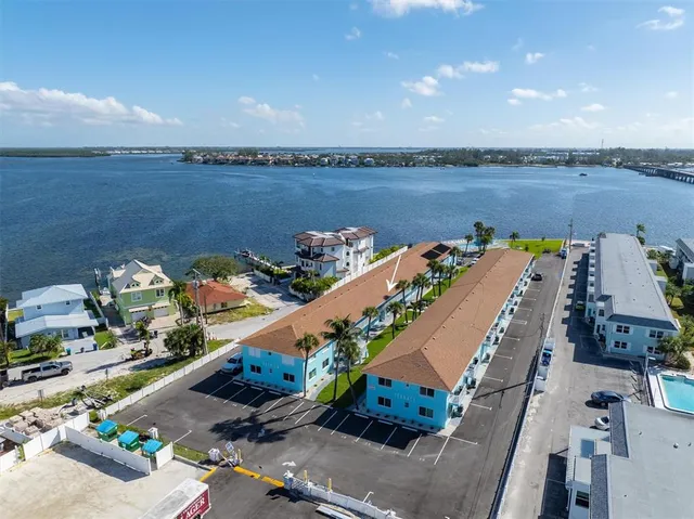 117 7th St N #35, Bradenton beach, FL 34217