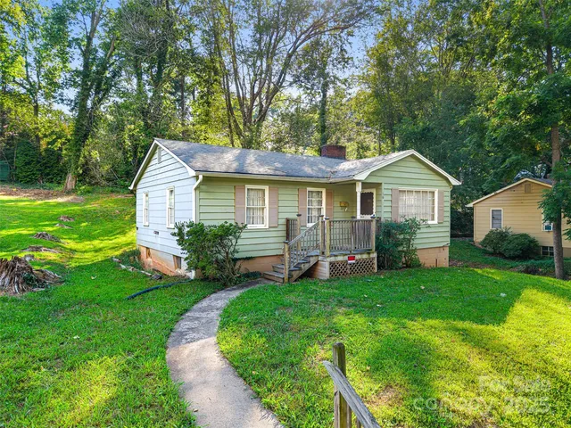 16 Melbourne Pl, Asheville, NC 28801