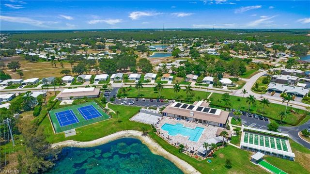 877 Charlemagne BLVD, Naples, FL 34112