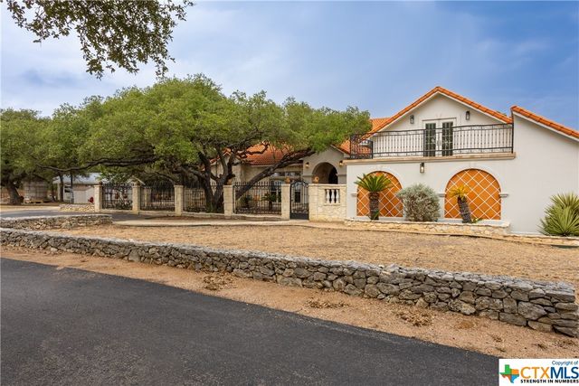 236 Rolling View Dr, Boerne, TX 78006