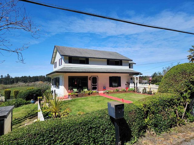 3850 Kings Valley Rd, Crescent City, CA 95531
