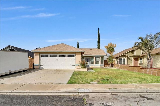 14008 Ridgewood Dr, Fontana, CA 92337
