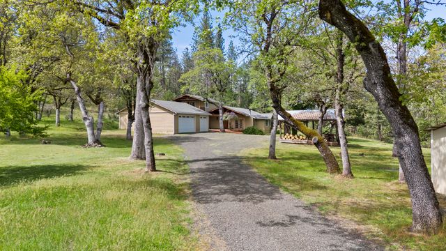 778-780 Ragsdale Rd, Trail, OR 97541