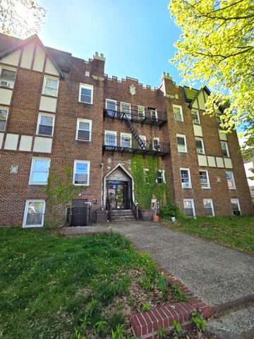 234 Walnut St #4, Roselle, NJ 07203