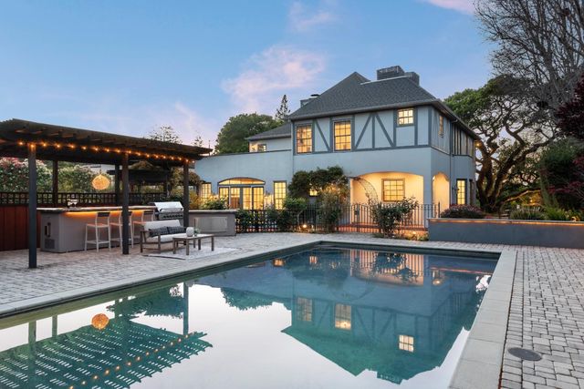 2301 Oakdale Rd, Hillsborough, CA 94010