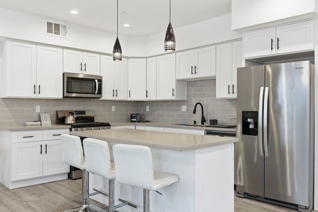 13822 Oxnard St #1/2, Van Nuys, CA 91401