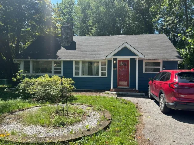 100 Breakneck Rd, Highland Lakes, NJ 07422
