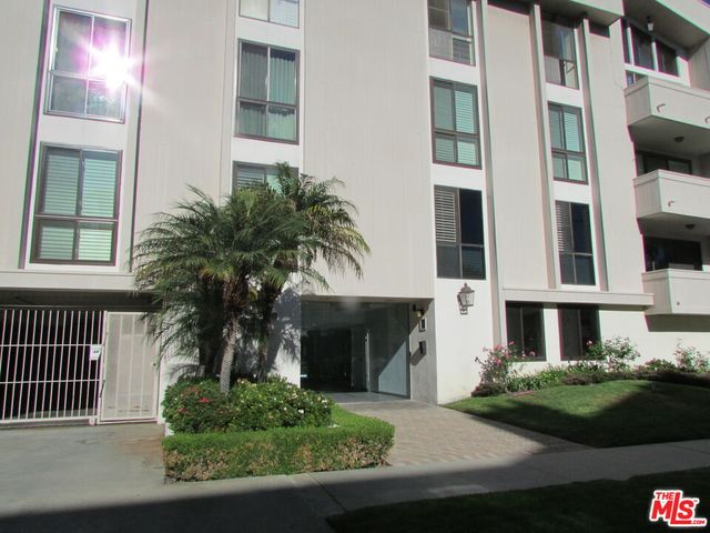 1550 Greenfield Ave #301, Los Angeles, CA 90025