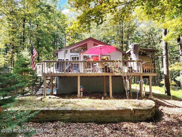 470 Oakwood Ct, Lake Ariel, PA 18436