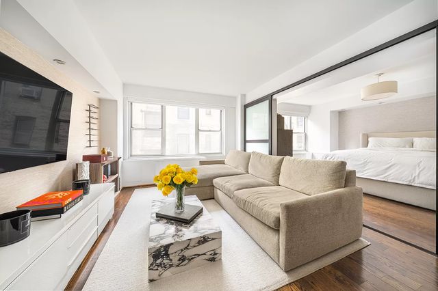 33 Greenwich Ave #6A, New York, NY 10014