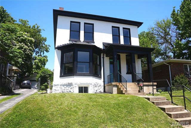 6121 W  Park Ave, Saint Louis, MO 63139