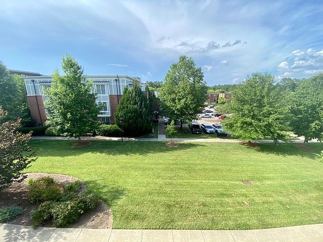 601 Finsbury St #305, Durham, NC 27703