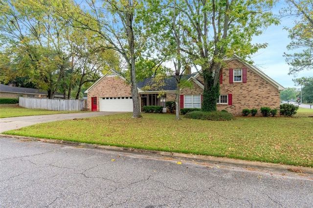 1936 Vaughn Ln, Montgomery, AL 36106