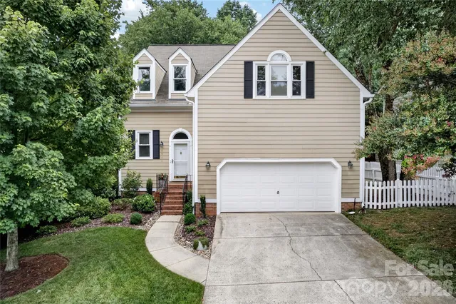 5911 Chalyce Ln, Charlotte, NC 28270