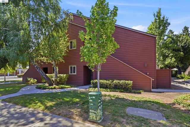 947 Catkin Ct, San Jose, CA 95128