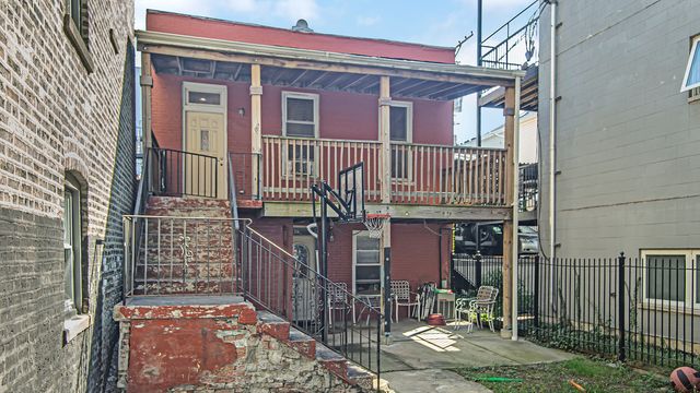 2417 W  Walton St, Chicago, IL 60622