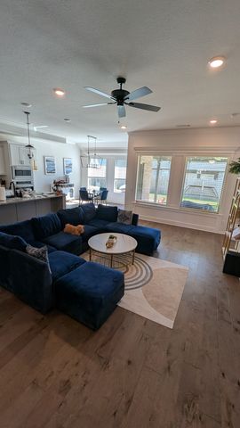1411 Ocean Dr, Centerton, AR 72719