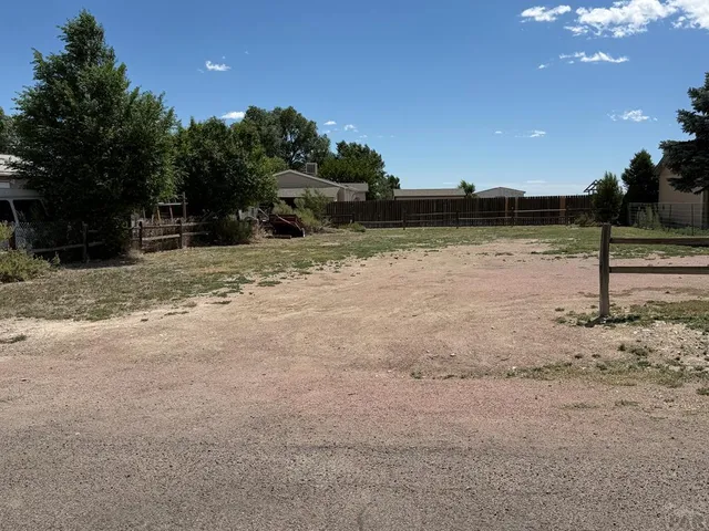 948 S  Countryside Ln, Pueblo West, CO 81007