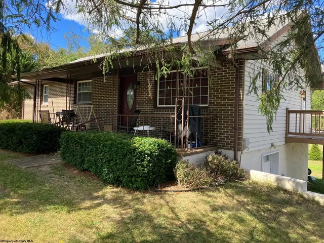 80 Adolph Rd, Mill Creek, WV 26280