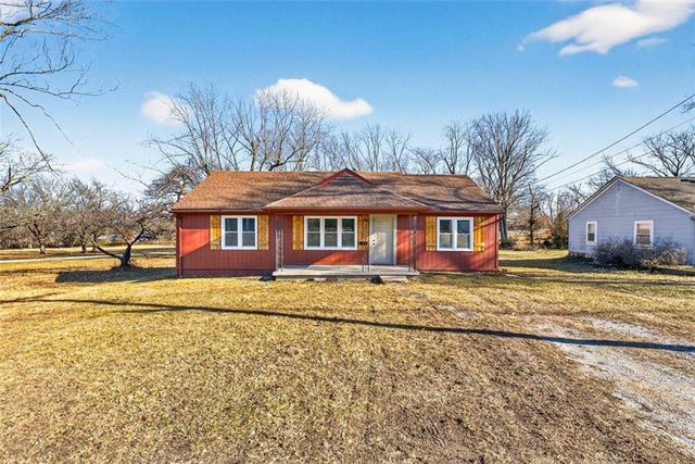 403 SE Howard Ave, Lees Summit, MO 64063