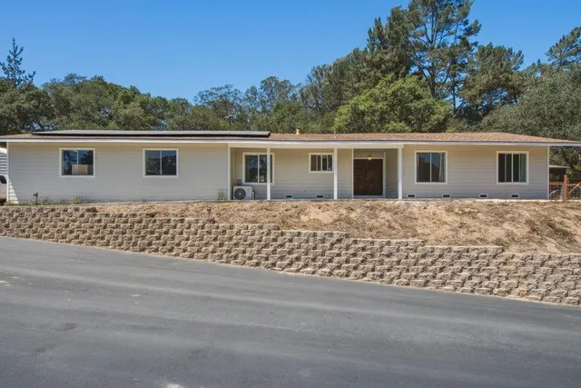 819 Lewis Rd, Royal Oaks, CA 95076