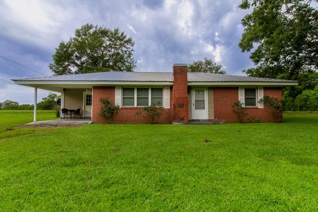 7 Otho Sellers Rd, Richton, MS 39476