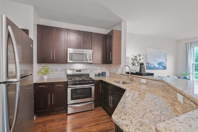 28 W  3rd St #1420, South Orange, NJ 07079