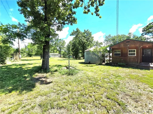 29945 & 29978 Skyview Dr, Edwards, MO 65326