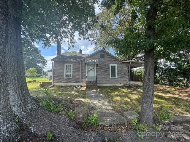 3764 2nd Ave SW, Hickory, NC 28602