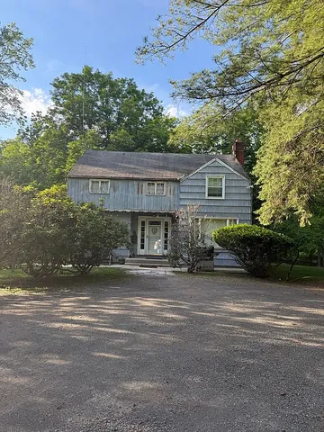 32 Alexauken Creek Rd, Lambertville, NJ 08530