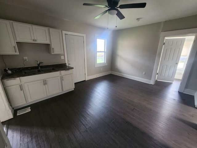 1119 W  2nd St #1, Lorain, OH 44052