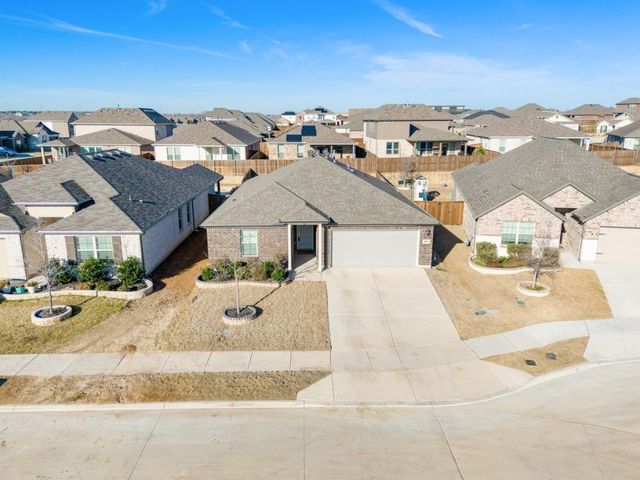 509 Passionflower Dr, Fort Worth, TX 76131