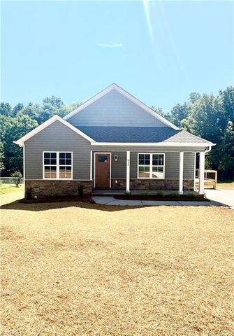 825 Hardison St, Mocksville, NC 27028