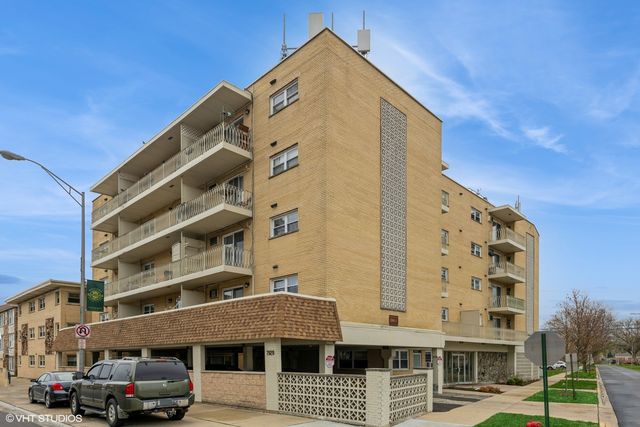 7929 W  Grand Ave #301, Elmwood Park, IL 60707