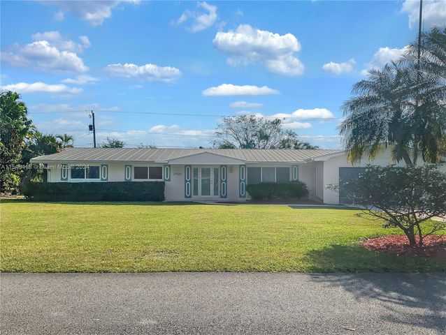 27521 SW 165th Ave, Homestead, FL 33031