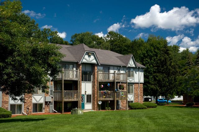 6301 Fox Glen Dr #225d567a5, Saginaw, MI 48638