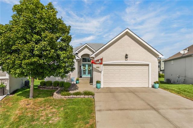 3328 SW Jessie Ln, Lees Summit, MO 64082