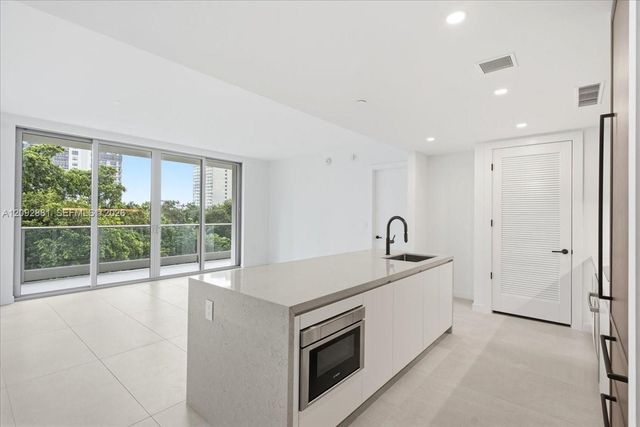 2200 Brickell Ave #301, Miami, FL 33129