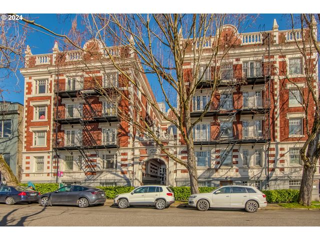 1811 NW Couch St #211, Portland, OR 97209
