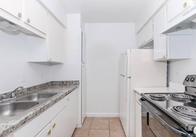 3737 Hillcroft St #87cf40aa0, Houston, TX 77057