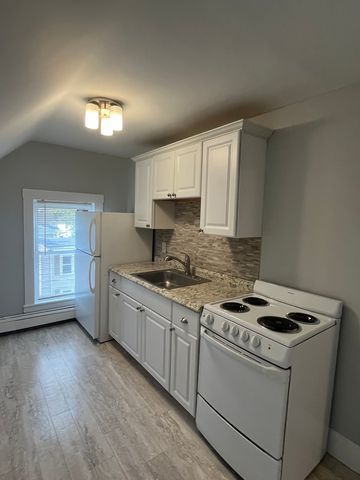 7 Home St #3, Beverly, MA 01915