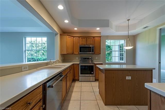 3099 Lancaster Dr #702, Naples, FL 34105