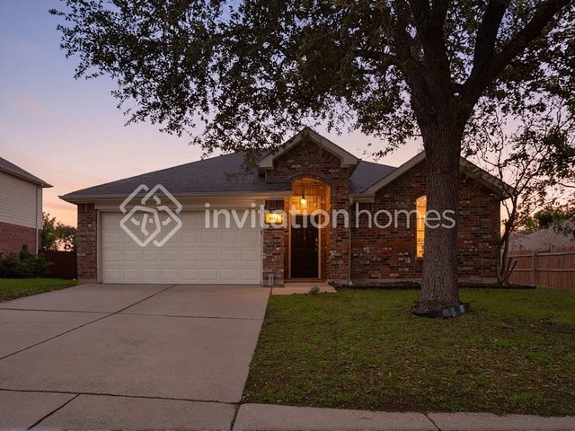 1112 Sweetwater Dr, Burleson, TX 76028